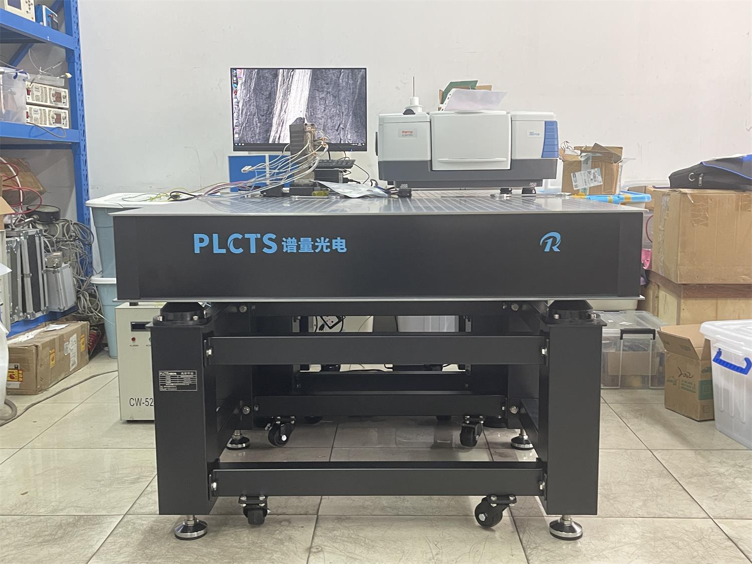 南京航空航天大學 PLGZT系列精密型阻尼隔振光學平臺順利交付