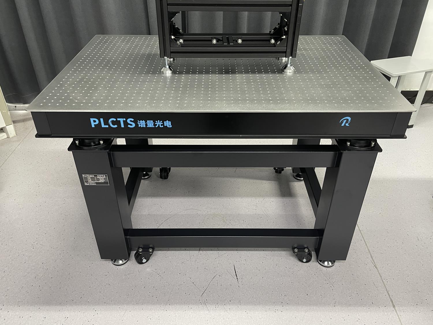 南京理工大學 PLGZT系列小尺寸精密阻尼平臺小批量交付