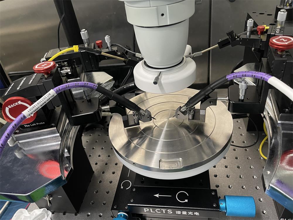 江西某所 射頻探針座及探針順利驗收交付